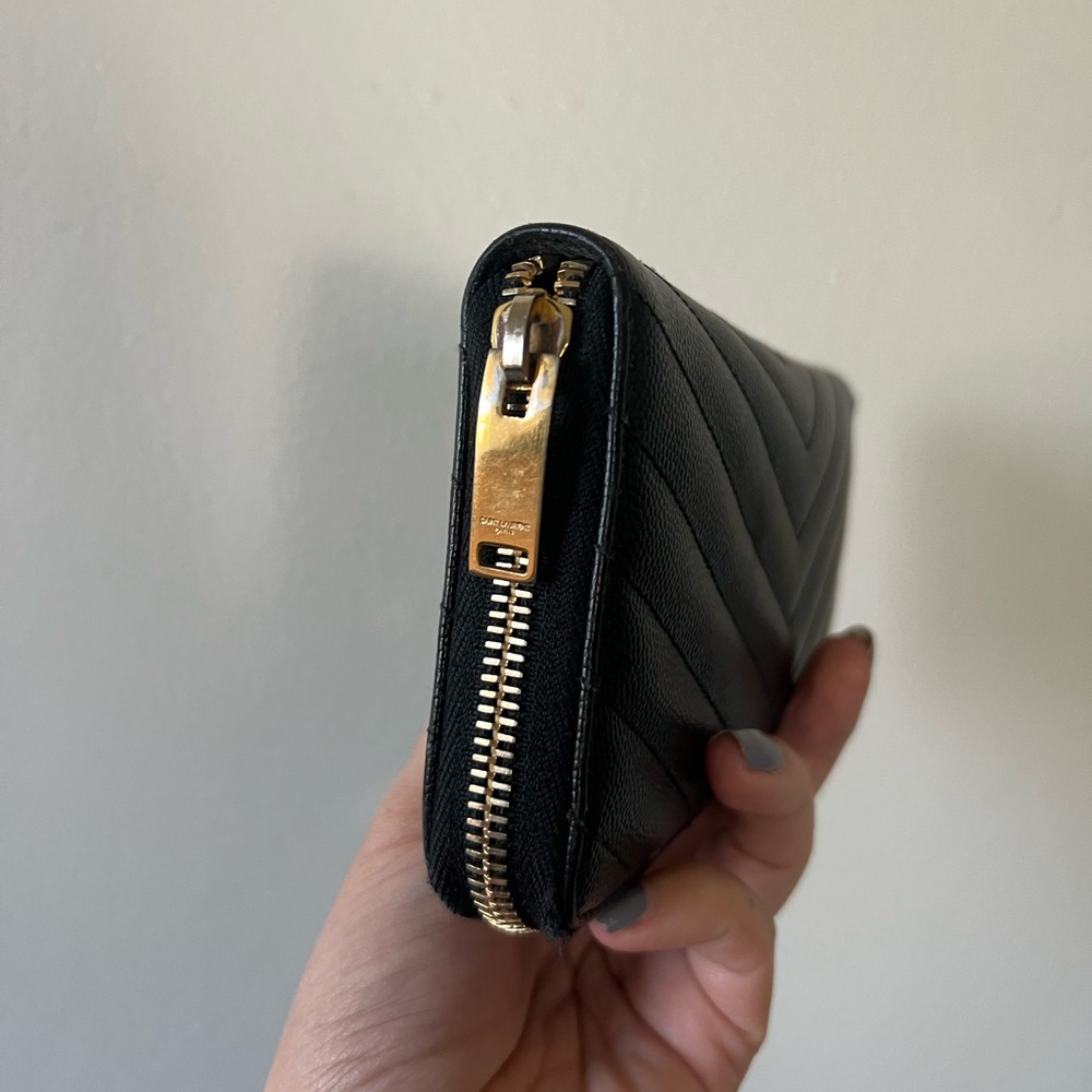 Saint Laurent YSL logo Cassandra Long Zip Wallet Black And Gold - Picture 5 of 12